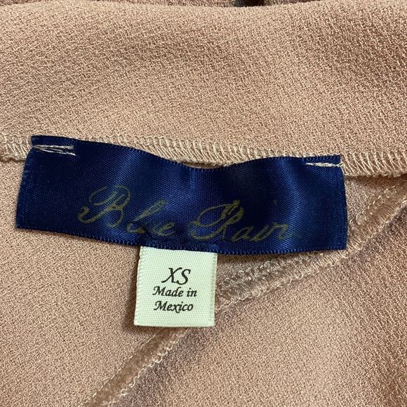 Flutter sleeve pink peplum top - Picture 4 of 5